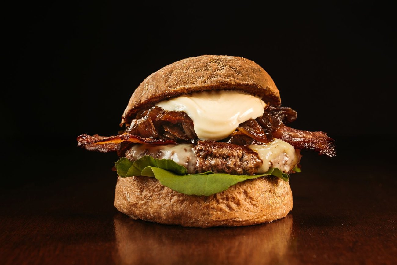 Bicky Burger met saus
